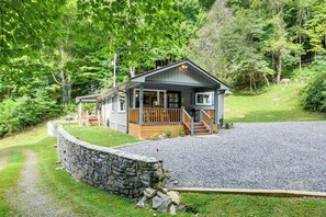 Cottage (2 Bedrooms) | Front of property - 6 Mi to Waterrock Knob: 'serenity Cottage' (Maggie Valley)