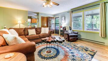 Cottage (2 Bedrooms) | Interior