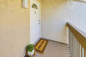 Apartment (1 Bedroom) | Interior - San Diego Condo w/ Pool Access ~ 2 Mi to Beach! (La Jolla)