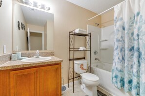 Apartment (2 Bedrooms) | Interior - 4 Mi to Disney! Family Townhome w/ Pool Access (Kissimmee)