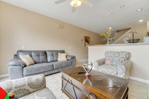 Apartment (2 Bedrooms) | Interior - 4 Mi to Disney! Family Townhome w/ Pool Access (Kissimmee)