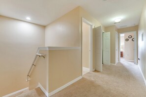 Apartment (2 Bedrooms) | Interior - 4 Mi to Disney! Family Townhome w/ Pool Access (Kissimmee)