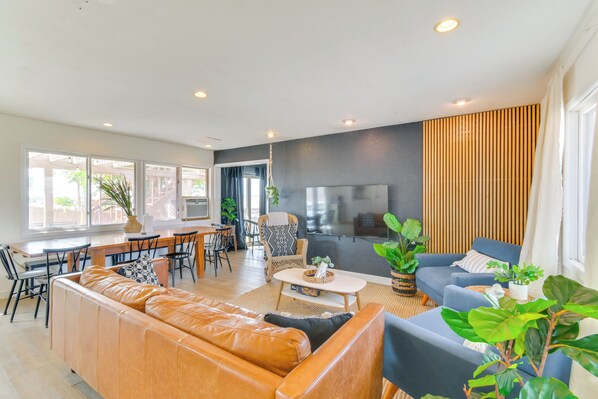 House (5 Bedrooms) | Front of property