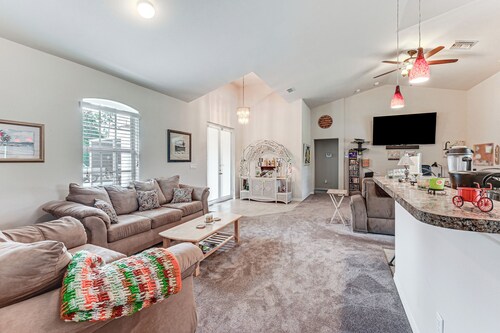 Fire Table & Home Gym: Secluded Naples Home