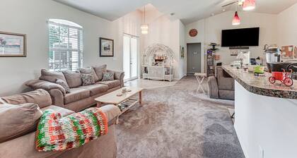 Fire Table & Home Gym: Secluded Naples Home