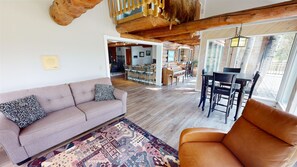 Smart TV, fireplace - Quartz Creek Retreat (Parlin)