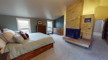 5 bedrooms, travel crib, internet, bed sheets