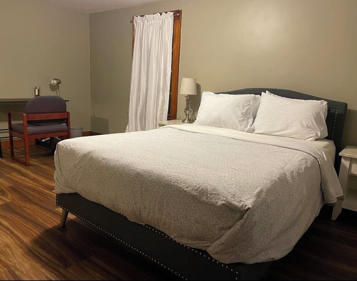 3 quartos, ferros/tábuas de passar roupa, Wi-Fi, roupa de cama