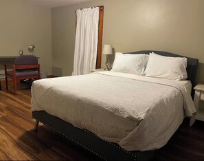 3 室のベッドルーム、アイロン / アイロン台、WiFi、ベッドシーツ