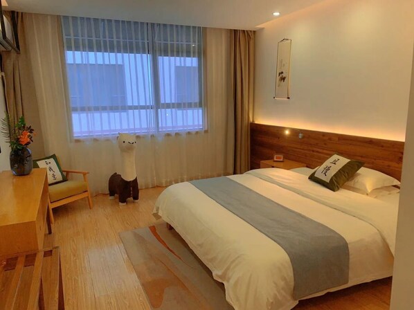 Comfort Tek Büyük Yataklı Oda, 1 En Büyük (King) Boy Yatak, Sigara İçilmez, Özel Banyo | Masa, dizüstü bilgisayar çalışma alanı, ücretsiz kablosuz İnternet 