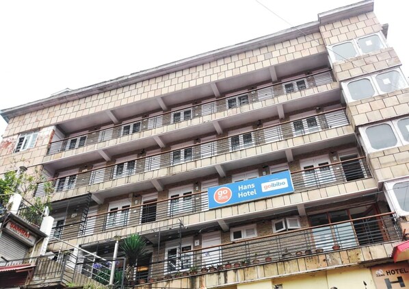 Front of property - Hotel Hans (Shimla)