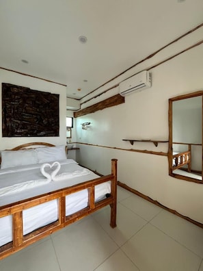 Free WiFi, bed sheets - The Hat Trick Hostel (Moalboal)