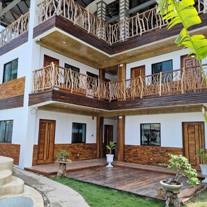 ด้านหน้าที่พัก