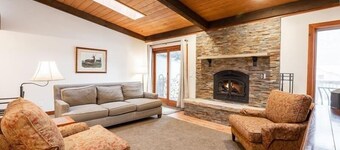 3-Bedroom Meadow Creek Townhom 3 Townhouse