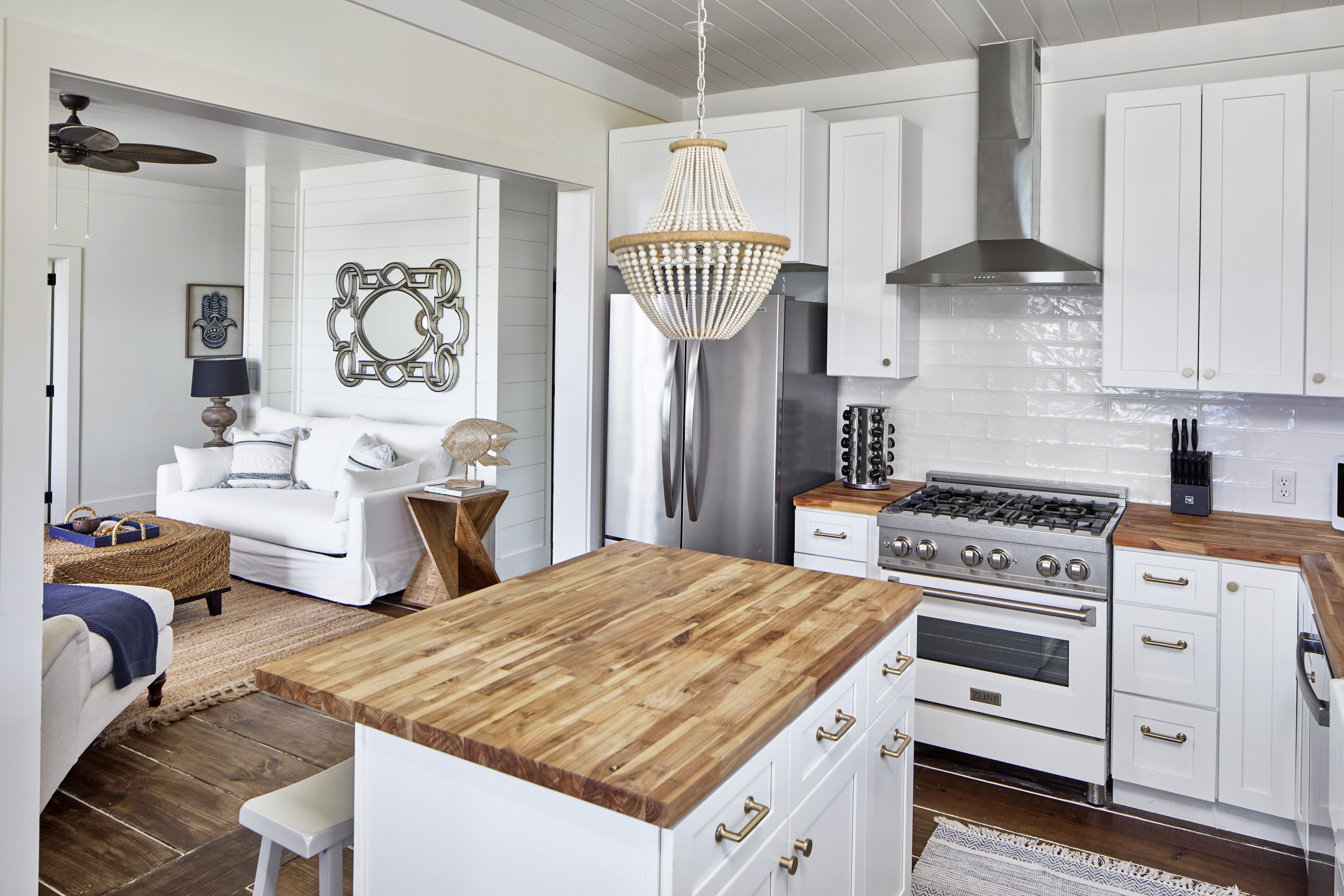 House, 2 Bedrooms | Private kitchen | Fridge, oven, coffee/tea maker, toaster