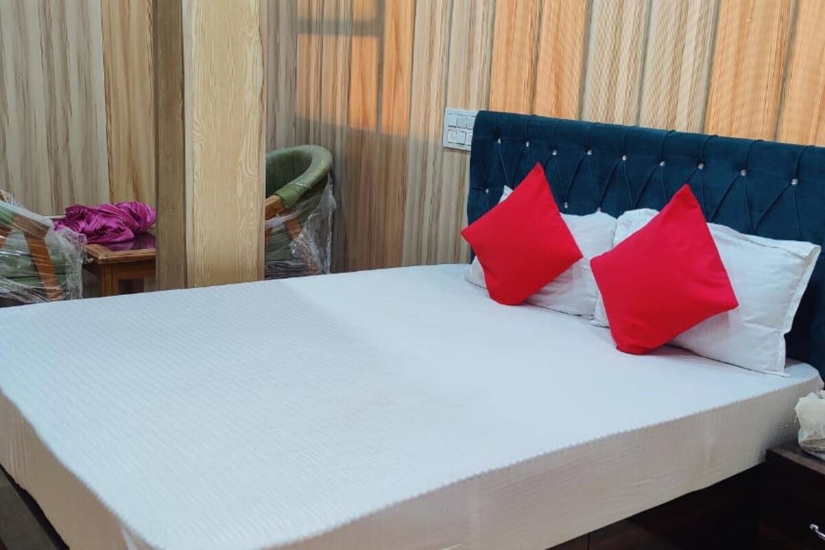 Quarto casal standard, vários quartos | Wi-Fi de cortesia, roupa de cama
