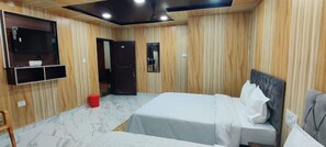 デラックス ダブルルーム ベッドルーム (複数) | WiFi (無料)、ベッドシーツ