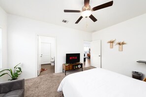 3 sovrum, skrivbord, strykjärn/strykbräda och wi-fi