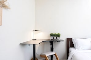 3 bedrooms, desk, iron/ironing board, WiFi