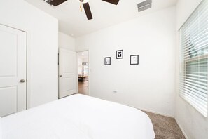 3 bedrooms, desk, iron/ironing board, WiFi