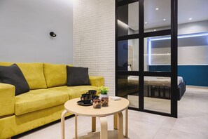 Comfort Suite | Living area | Smart TV, Netflix, streaming services