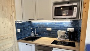 Unclassified image, 4 of 14, button - Charming 2-room apartment in Méribel with balcony and WIFI, ski-in/ski-out (Méribel)