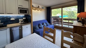 Unclassified image, 2 of 14, button - Charming 2-room apartment in Méribel with balcony and WIFI, ski-in/ski-out (Méribel)