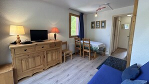 Unclassified image, 3 of 14, button - Charming 2-room apartment in Méribel with balcony and WIFI, ski-in/ski-out (Méribel)