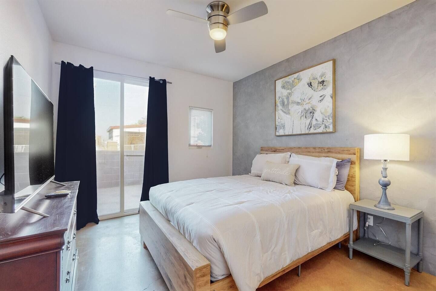 3 bedrooms, desk, iron/ironing board, free WiFi