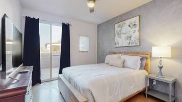 3 Schlafzimmer, Schreibtisch, Bügeleisen/Bügelbrett, WLAN