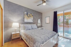 3 Schlafzimmer, Schreibtisch, Bügeleisen/Bügelbrett, WLAN