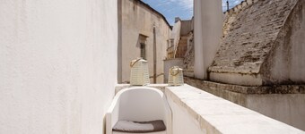 Tipico Bilocale Ristrutturato, nel Centro Storico, Zona con Servizi e Parcheggi