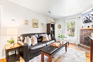 Télévision, cheminée