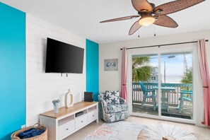 Smart TV, books - I Love This Place-Pets Welcome-Free Covered Parking-WiFi-Beach & Sunsets (Panama City Beach)
