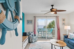 Smart TV, books - I Love This Place-Pets Welcome-Free Covered Parking-WiFi-Beach & Sunsets (Panama City Beach)