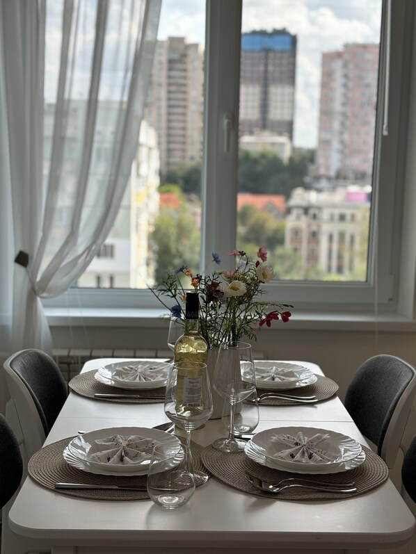 Dining - FILIN HOME with KING SIZE BED in the center of Chisinau (Chisinau)