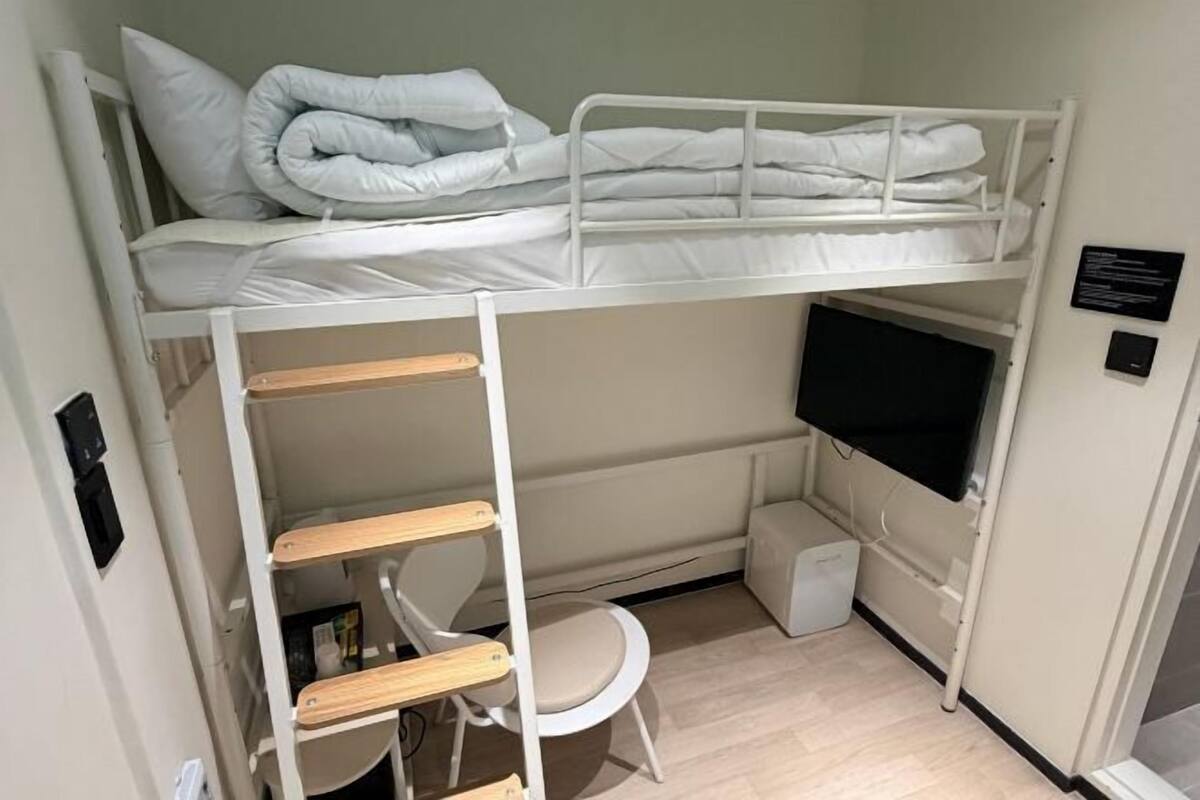 Ropa de cama de alta calidad y minibar (con algunos artículos gratuitos)