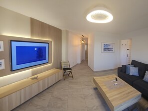 TV - Symphony Sunrise, sea views (Torremolinos)