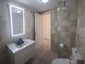 Shower, hair dryer, towels - Symphony Sunrise, sea views (Torremolinos)