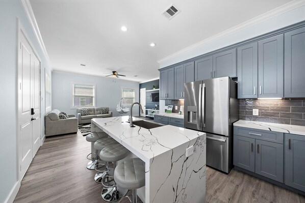 Fridge, microwave, oven, stovetop - Beachside Serenity | Modern, Near the Beach (Galveston)