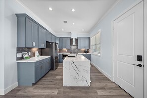 Fridge, microwave, oven, stovetop - Beachside Serenity | Modern, Near the Beach (Galveston)