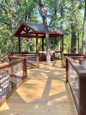 Bañera de hidromasaje al aire libre