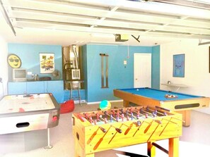 Spielezimmer