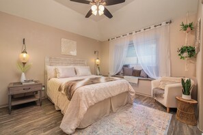 2 Schlafzimmer, Schreibtisch, Bügeleisen/Bügelbrett, kostenloses WLAN