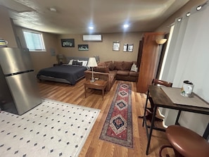 1 dormitorio y ropa de cama