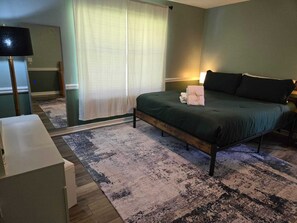 3 chambres, fer et planche à repasser, lit parapluie, Wi-Fi