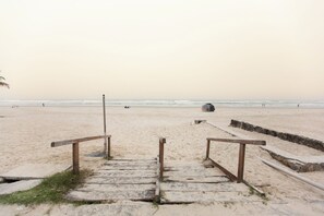 Beach - Apartamento 2 Quartos, Piscina, Garagem, Churrasqueira, ar e 2 WC no Guarujá (Jardim Santa Genoveva Guarujá)