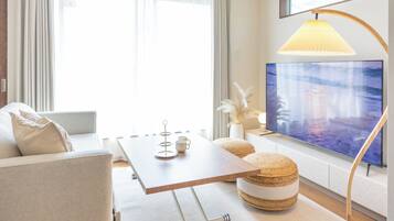 Premium House, 3 Bedrooms, Non Smoking, Kitchen | Living area | Flat-screen TV