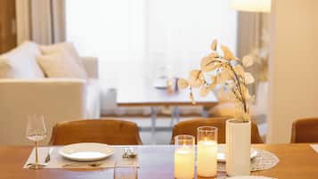 Premium House, 3 Bedrooms, Non Smoking, Kitchen | Dining room