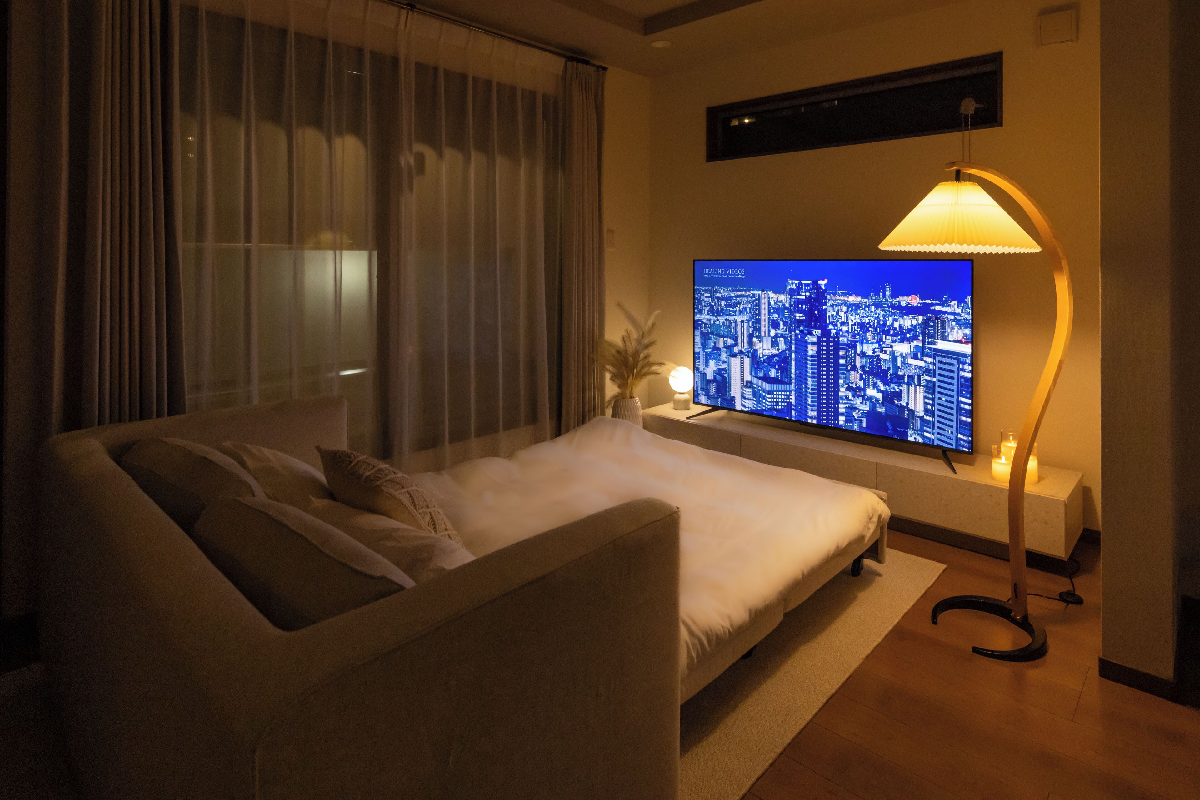 Premium huis, 3 slaapkamers, niet-roken, keuken | Woonkamer | Een flatscreentelevisie